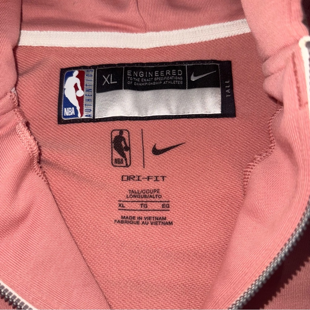 Cleveland Cavaliers Nike Zip Up - Picture 2 of 5